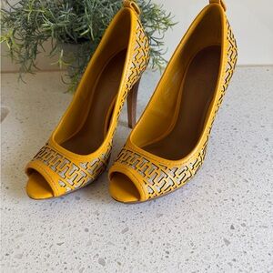 Tory Burch Yellow Open-Toe Geometric Cutout Pumps